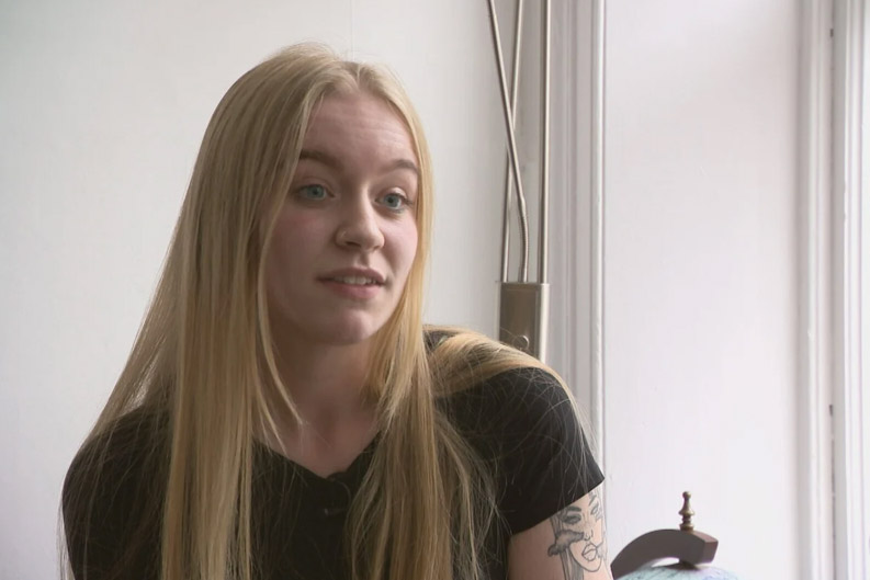 Woman reveals dangers of talking to strangers online